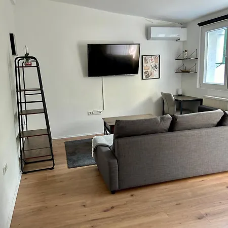 Mini Mit Garten Und Küche Apartamento *